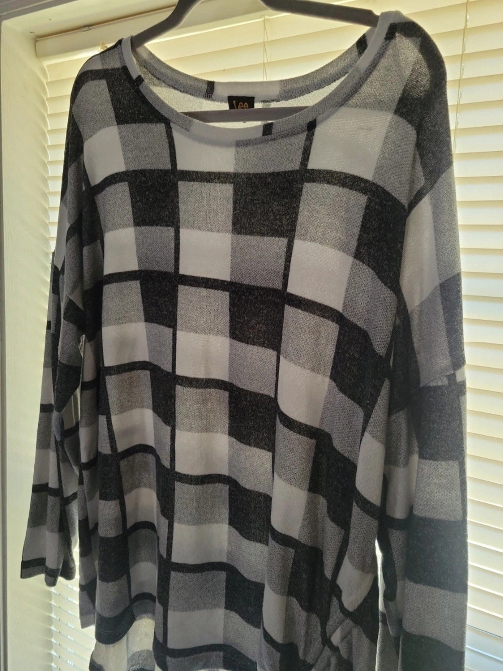 Lee Black and White Plaid Long Sleeve Scoop Neck Top